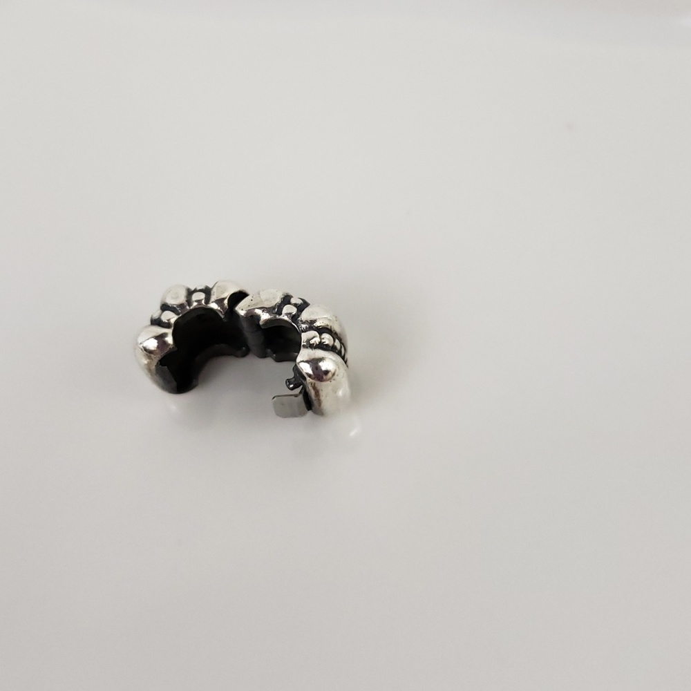 RETIRED PANDORA Dots & Ridges Silver Clip Charm - Picture 3 of 6